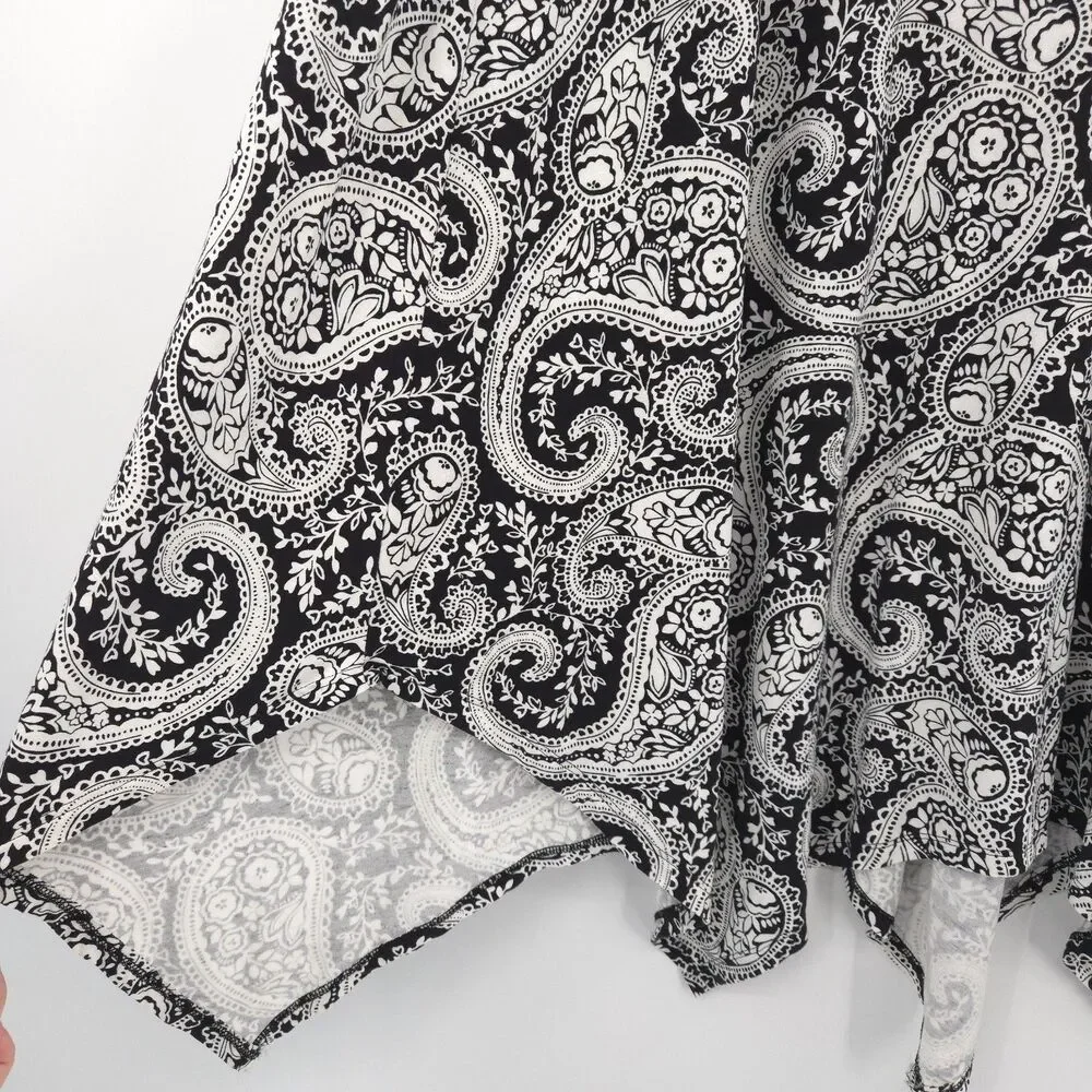 Chico's stretch knit midi skirt Size 0 (S) paisley black/white shark hem pull-on
